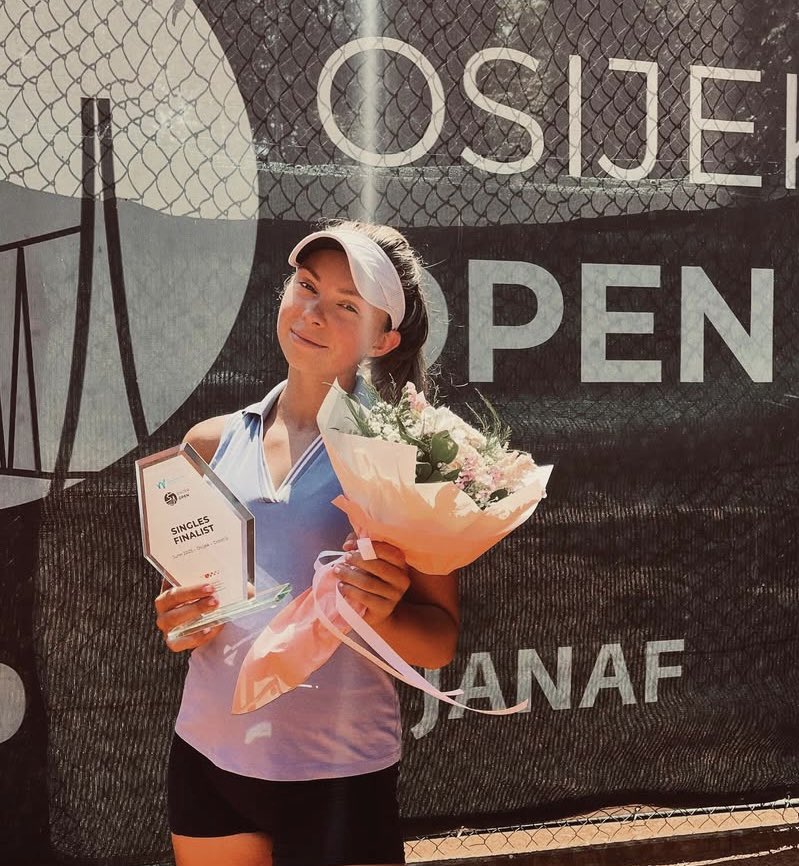 TexasWTN's tweet image. Congrats to Eszter Meri on her singles runner-up finish at the W15 Osijek in Croatia! She collected four wins in straight sets before a close decision in three sets in the final! #HookEm 🤘🎾
