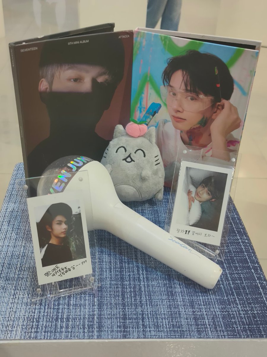 peonyevergarden's tweet photo. Sobrang cute ng OCL plus carat versions !!!!! #MoonbeamJun
Meron ako 4 of 6, dahil kinukumpleto ko yung 96z HAHAHUHU
#Jun_Luminous_Years
Pati yung dolls @CrescentJun_PH https://t.co/sF5Hh6uq2e
