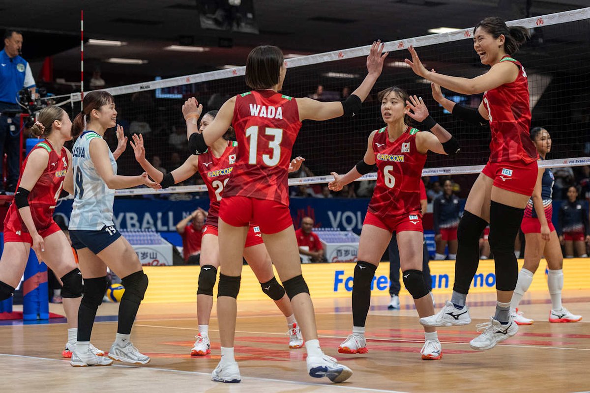 4戦連続でのストレート勝利！

 🇯🇵日本代表 3-0 ドミニカ共和国代表🇩🇴

#バレーボール女子日本代表 が #ネーションズリーグ 開幕4連勝🔥カナダラウンドを全勝で終える 

第1セット 25-19
第2セット 25-21
第3セット 25-9

volleyballking.jp/article/38827/

📸Volleyball World

#女子バレー #バレーボール