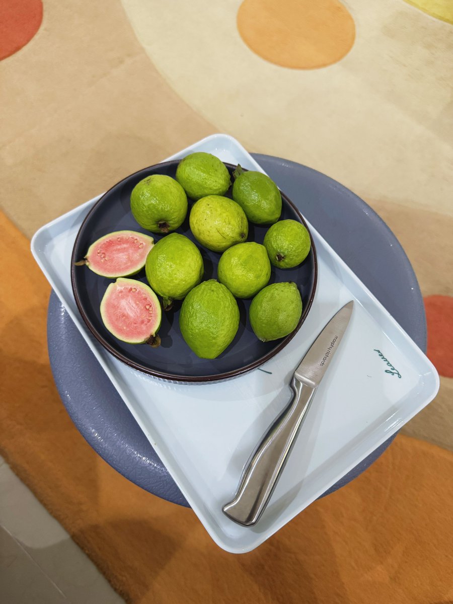 Guava doesn’t get the PR it deserves tbh. Top tier and nutrient-rich fruit fr. One of my faves.😍
