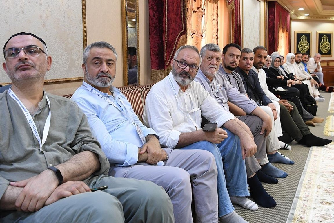 DiyanetVakfi's tweet photo. “TDV’nin vekaletle kurban organizasyonunda emanet edilen hisse sayısı, 898 bin 500”

Diyanet İşleri Başkanı ve Türkiye Diyanet Vakfı Mütevelli Heyeti Başkanı Prof. Dr. Ali Erbaş , TDV olarak bu yıl bütün zamanların rekorunu kırmış durumdayız. Dün itibariyle, 2025 yılı TDV’nin vekaletle kurban organizasyonunda kendisine emanet edilen hisse sayısı, 898 bin 500 olmuştur. Milletimizden Allah razı olsun.” dedi.

https://t.co/kiBrwQYyoO

#KurbanınıPaylaş Kardeşinle Yakınlaş