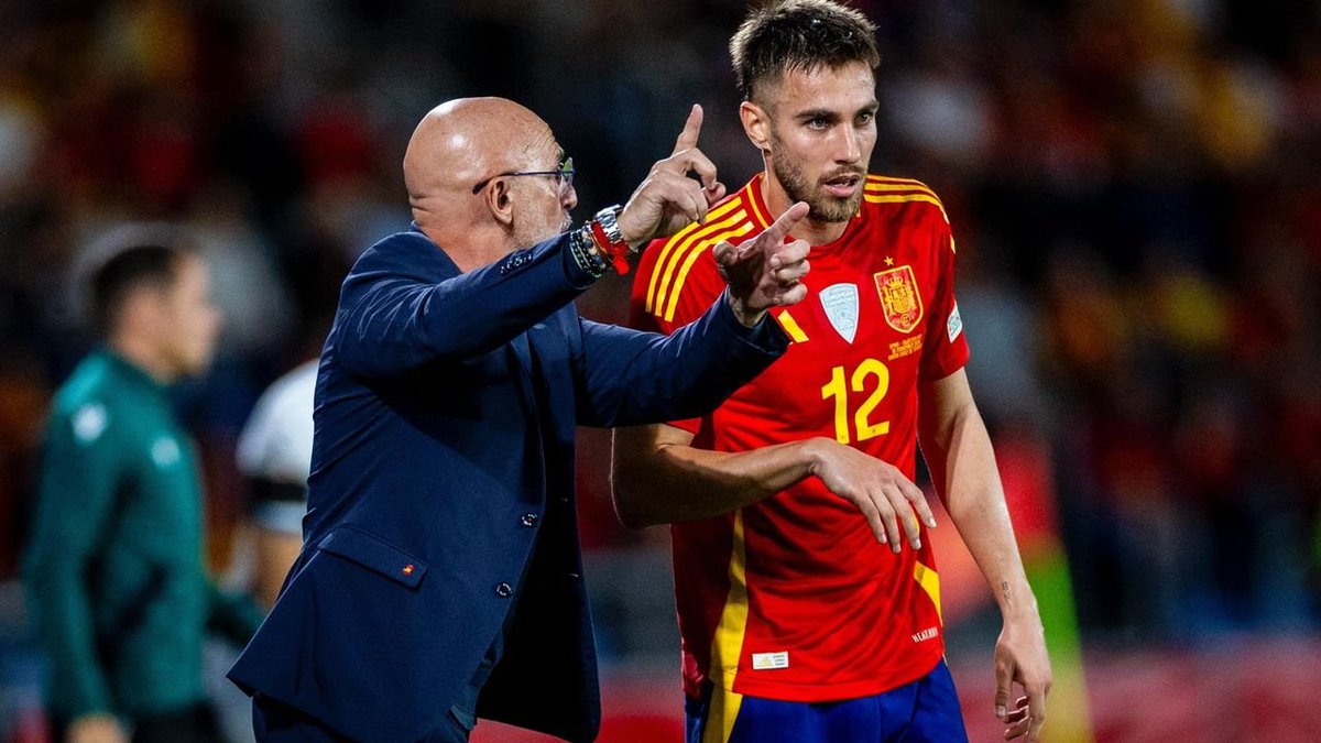 🚨Luis de la fuente

- DEJA EN CASA a Marcos Llorente por Pedro porro y Mingueza

- QUITA A PEDRI,EL MEJOR CENTROCAMPISTA DE EUROPA

- 6 GOLES ENCAJADOS en 2 partidos,y Cubarsi,NI UN MINUTO

- Fermín y Dani olmo,LLEGADORES EN EL BANCO

- PERO LA CULPA DE MORATA

#NationsLeague