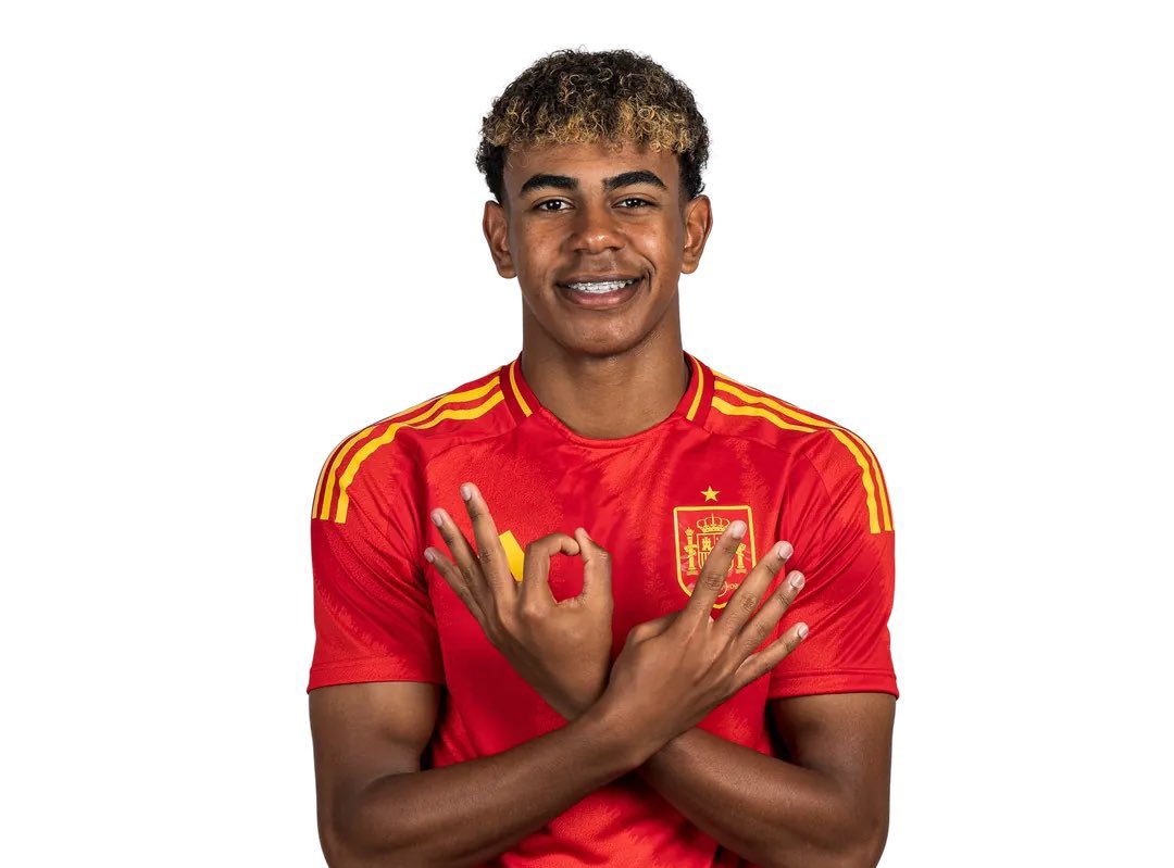madrid_total2's tweet photo. LOS BOLSILLOS DE NUNO MENDES EN LA FINAL DE NATIONS LEAGUE.

LAMINE YAMAL 🔒 https://t.co/3vca2ISw06