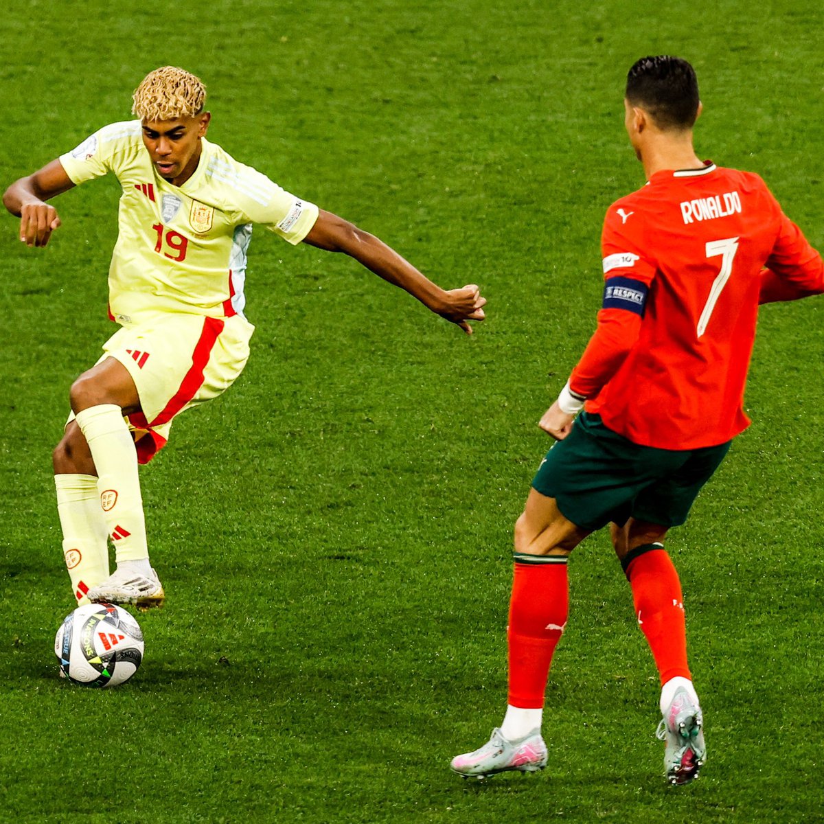 Ecuador Comunicación ❇️ Al día en Deportes (@ecuradiodeporte) on Twitter photo 🏆 PORTUGAL CAMPEÓN DE LA NATIONS LEAGUE 🏆
📌 Cristiano Ronaldo conquista su segunda Nations League. No se definió en los 90 minutos, el título se definió por penales ‼️
📌 90 minutos pasaron y marcador quedaba Portugal 2-2 España 🔥
📌 Gol de Cristiano Ronaldo al 61’ cuando 🏆 PORTUGAL CAMPEÓN DE LA NATIONS LEAGUE 🏆
📌 Cristiano Ronaldo conquista su segunda Nations League. No se definió en los 90 minutos, el título se definió por penales ‼️
📌 90 minutos pasaron y marcador quedaba Portugal 2-2 España 🔥
📌 Gol de Cristiano Ronaldo al 61’ cuando