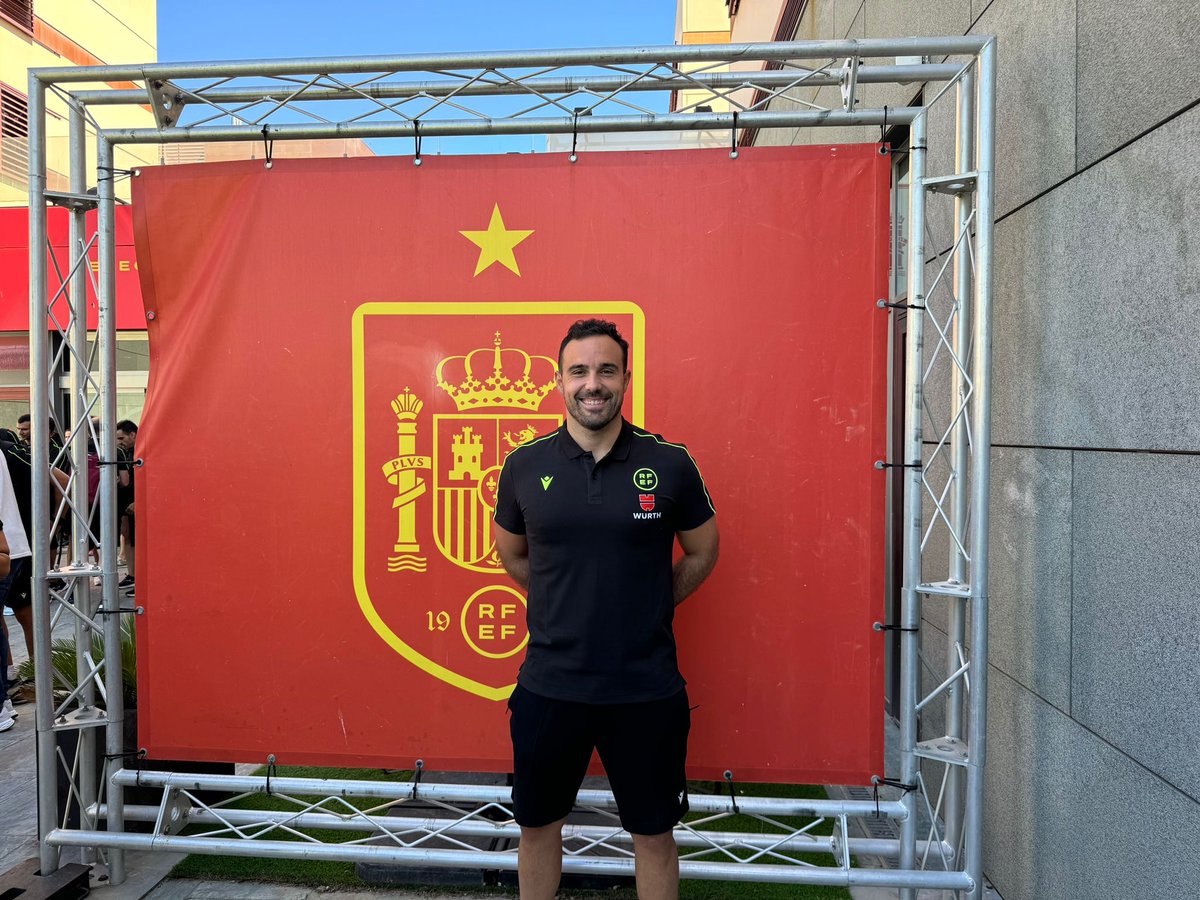 Federación Riojana de Fútbol (@fedriojafutbol) on Twitter photo ⚖️👟⚽️ El riojano Alberto Sarabia del CTA <a href="/fedriojafutbol/">Federación Riojana de Fútbol</a> ha sido el árbitro principal del primer partido de la semifinal liguera que enfrenta a <a href="/JimbeeCartagena/">Jimbee Cartagena Costa Cálida</a> y <a href="/PozoMurciaFS/">PozoMurcia Turística</a> y que ha finalizado con victoria local.
#ArbitrajeRiojano
#CrecemosJuntos ⚖️👟⚽️ El riojano Alberto Sarabia del CTA <a href="/fedriojafutbol/">Federación Riojana de Fútbol</a> ha sido el árbitro principal del primer partido de la semifinal liguera que enfrenta a <a href="/JimbeeCartagena/">Jimbee Cartagena Costa Cálida</a> y <a href="/PozoMurciaFS/">PozoMurcia Turística</a> y que ha finalizado con victoria local.
#ArbitrajeRiojano
#CrecemosJuntos