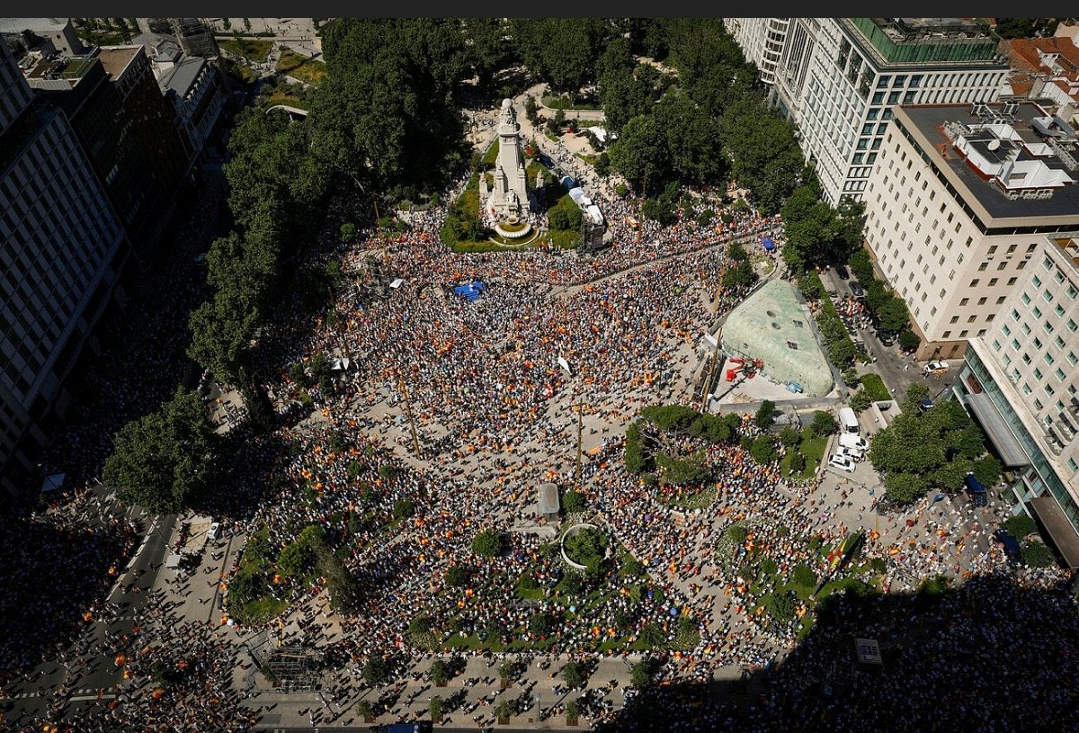 Parece que tanto calor no es bueno.

Habláis de mafia pero sois el partido más corrupto de la historia de España.

Habláis de castigo a Cartagena pero sois lo peor que le ha pasado a nuestro municipio.

Pero bueno, si esta es la oposición… tenéis <a href="/sanchezcastejon/">Pedro Sánchez</a> para rato 😘