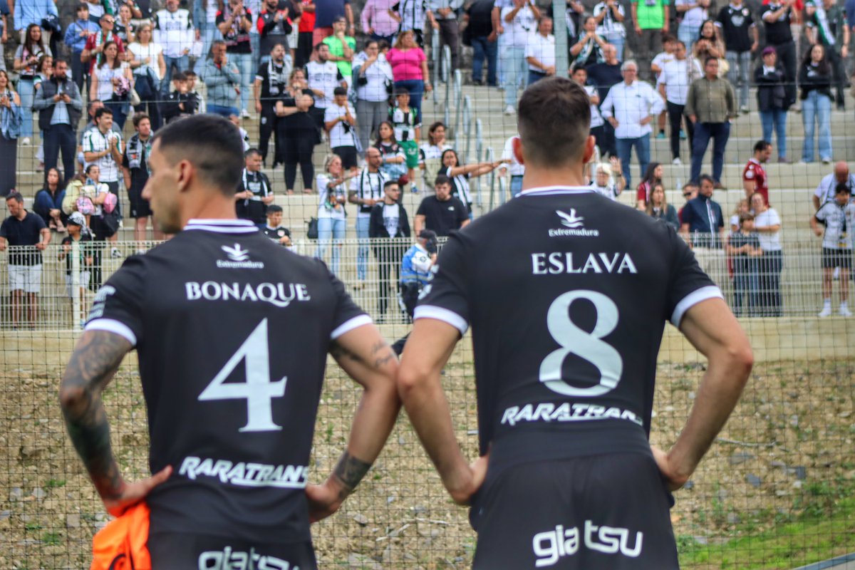 Merida_AD's tweet photo. 📣 Sí, lo decimos otra vez: 𝐎𝐑𝐆𝐔𝐋𝐋𝐎𝐒𝐎𝐒 

🙌🏽 De los del césped, de los de la grada, de los que nunca se han rendido… 

⚪️⚫️ ¡𝐺𝑅𝐴𝐶𝐼𝐴𝑆 𝑅𝑂𝑀𝐴𝑁𝑂𝑆! ⚪️⚫️ https://t.co/mneuoFp1sw