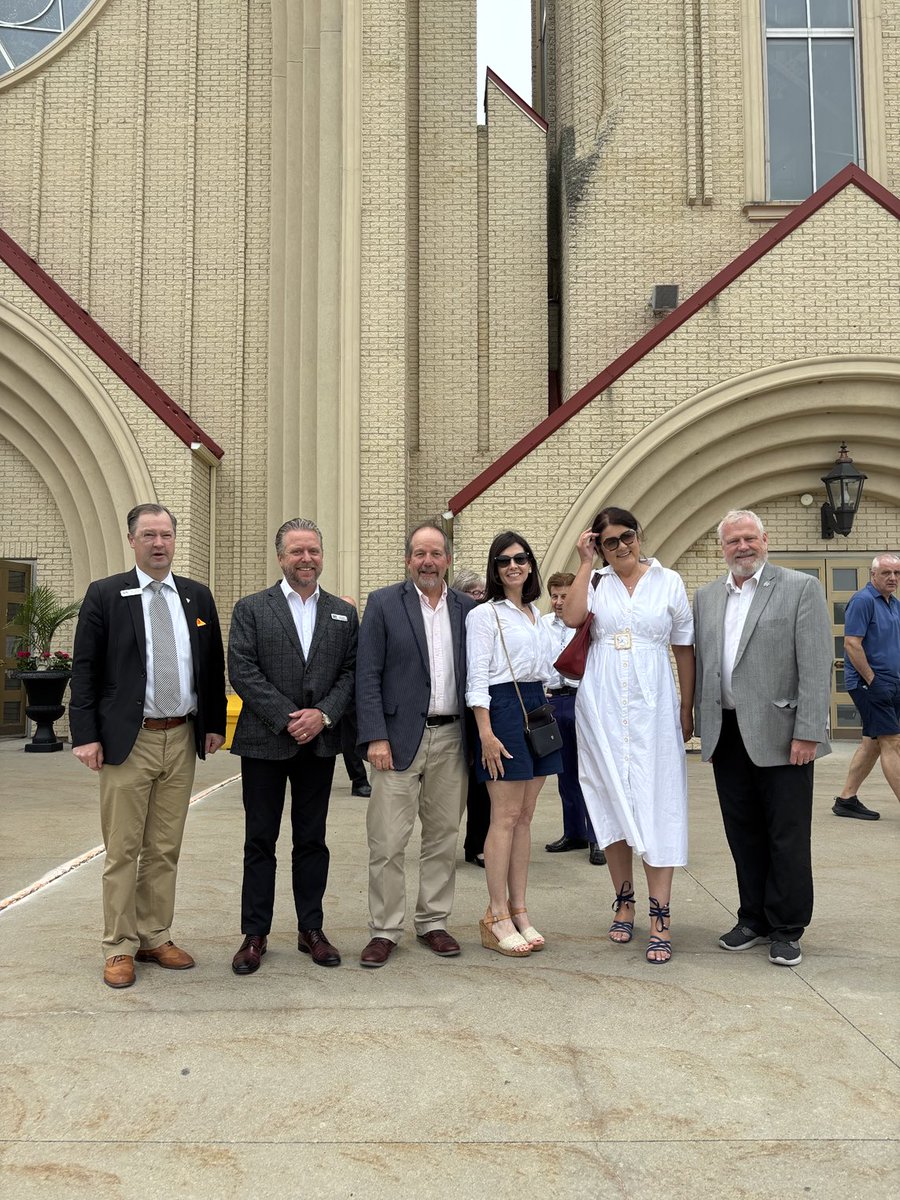 RickBonnette1's tweet photo. ⁦⁦@KristinaTesserD⁩ ⁦and town councillors @jbrass8⁩ Clark Somerville new councilor Klingbonn at the Feast of St Anthony in Norval. As usual great hospitality from the Croatian community. ⁦@_HaltonHills⁩ https://t.co/1UZ04ceNAj