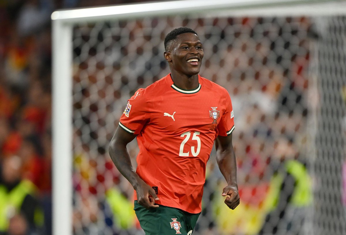 اوصف مستواه بكلمة؟