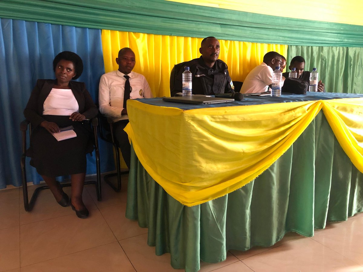 Uyu munsi n'uwanyuma mu cyumweru cyahariwe inteko rusange y'urubyiruko mu mirenge ,Urubyiruko rwo mu Murenge wa Mbuye rwakoze inteko rusange rwagaragaje ibikorwa byakozwe,nibyo basigaje gukora kugira ngo bese imihigo Mbuye ihore imbere mu bikorwa by'ubukorerabushake.