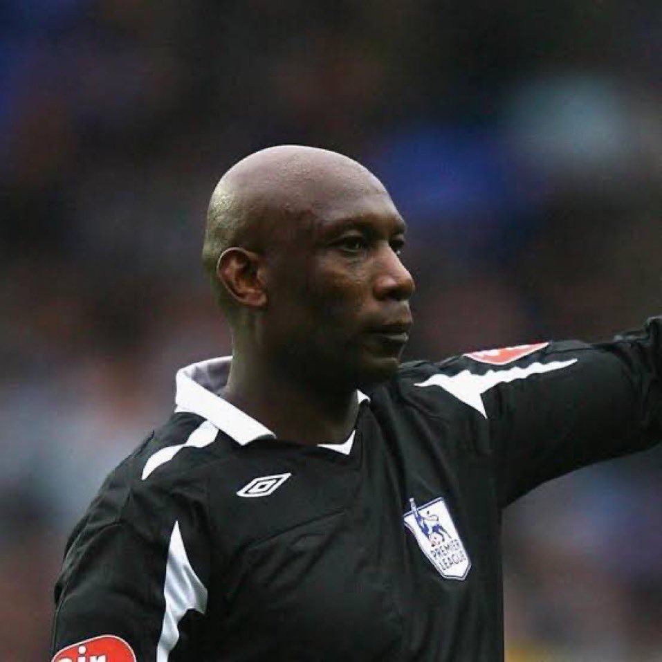 It’s with great sadness and heavy heart that this evening we learn of the passing of a great friend of our club Uriah Rennie … A trailblazer A visionary … but most of all a gentleman… Rest In Peace Ref 🕊️ 🙏