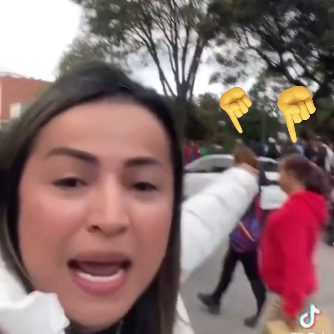 En la juega con la de rojo 🤔