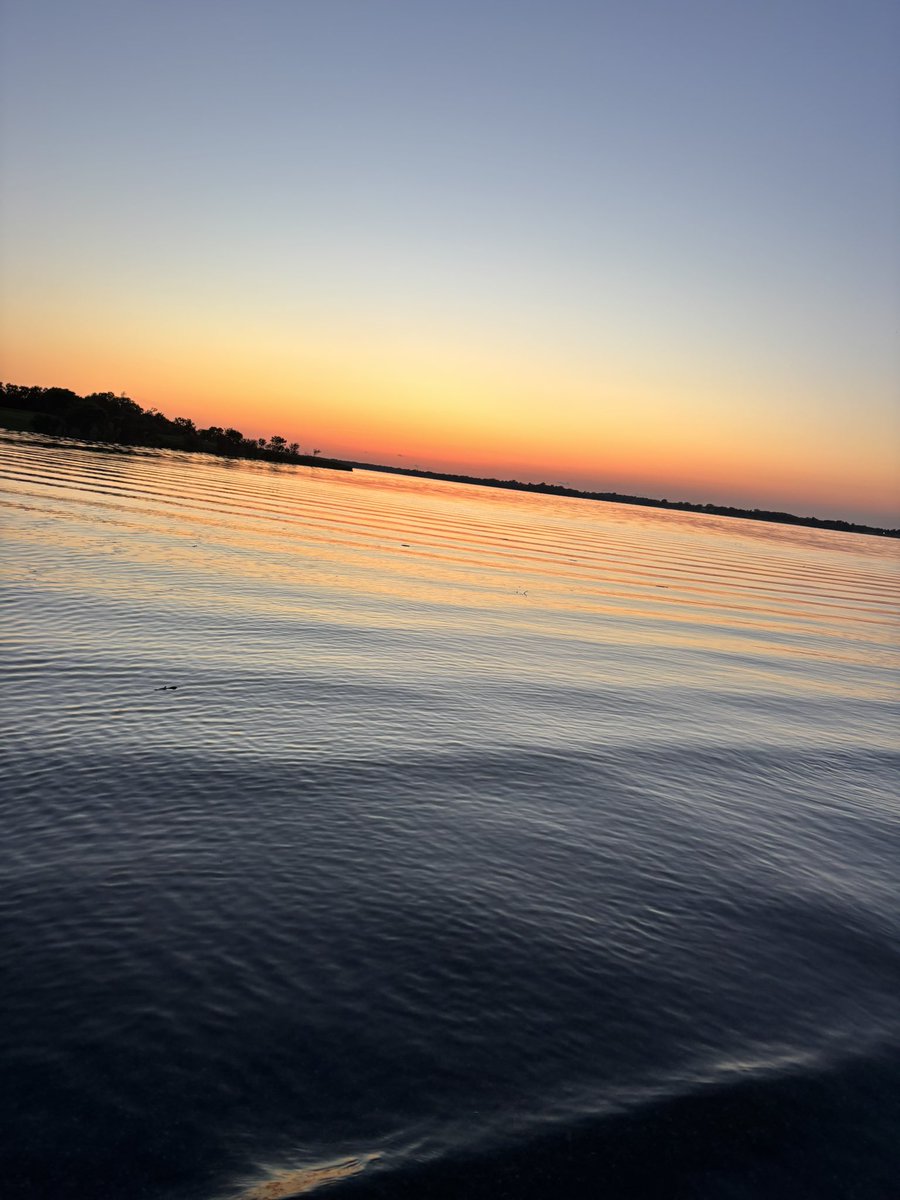 Themainmami's tweet photo. Nice time out by the water 💕💕💕 https://t.co/0dbm6G5aqR