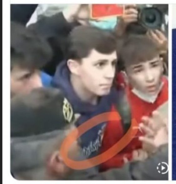Fonsi Loaiza (@fonsiloaiza) on Twitter photo Hoy exhibe la bandera franquista en Múnich el mismo cayetano que llevó la sudadera de la División Azul con el monarca Felipe VI en Paiporta. Hoy exhibe la bandera franquista en Múnich el mismo cayetano que llevó la sudadera de la División Azul con el monarca Felipe VI en Paiporta.
