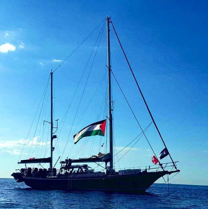 Her çağda, şartlar ne kadar ağır ve umutsuz olursa olsun, 
inananlar için muhakkak bir Nuh'un Gemisi vardır.