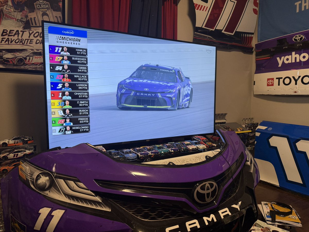 1st place! Let’s go <a href="/dennyhamlin/">Denny Hamlin</a> <a href="/JoeGibbsRacing/">Joe Gibbs Racing</a>