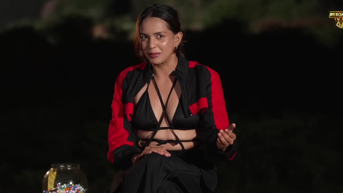 eishaanix's tweet photo. Following Devanshi since her Roadies GD-PI. Sharp, vocal & has incredible communication skills, plus she's super presentable. A combination of wits, beauty & hotness appeal. She'd be amazing on Splitsvilla!❤️🔥
#DevanshiSharma #SplitsvillaX6 #MTVSplitsvilla https://t.co/w4uL3sT9Zi