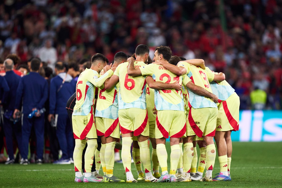 🍍 ¡¡Siempre con vosotros, familia!!

#VamosEspaña | #NationsLeague