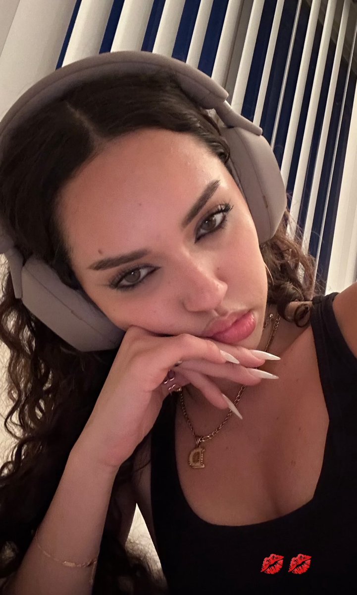 bet you stopped scrolling