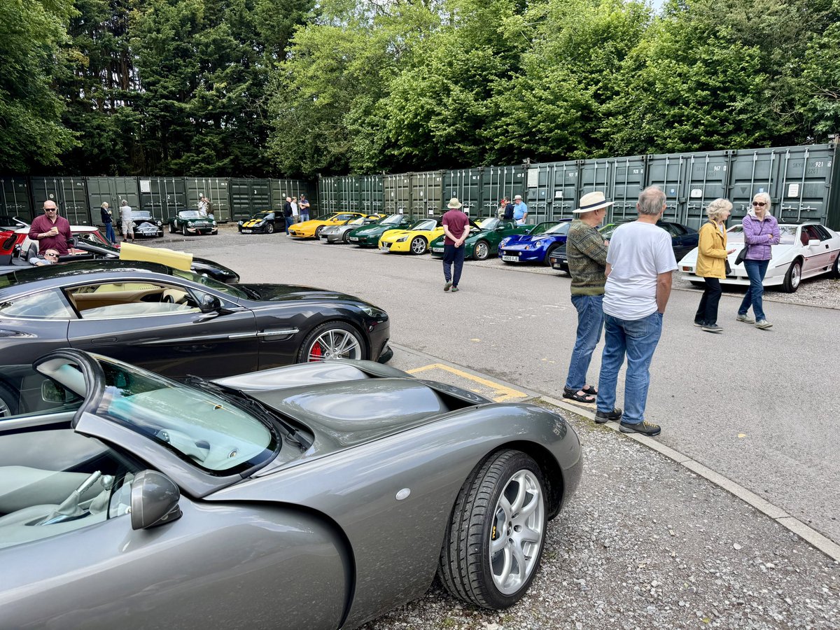 NutleySports's tweet photo. Another great turnout at the Forest Row S&C Car Meet - Every 2nd Sunday of the month ποΈβοΈ
#forestrow #carmeet #carsandcoffee #lotuscars #lotusmotorsportelise #nutleysportsprestige https://t.co/cjkr5xFg4g