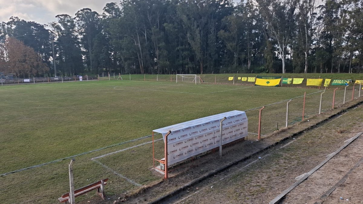 Tabla de posiciones B local:

<a href="/DiecinueveAbril/">Diecinueve De Abril</a> 17 pts
<a href="/LaaVascongada/">La Vascongada</a> 15 pts
<a href="/MejoralClub/">Club Atlético Mejoral - Oficial</a> 12 pts
Treinta y Tres 11 pts
San Lorenzo 8 pts
<a href="/VamoElInde/">Vamo El Inde</a> 7 pts
Libertad 5 pts