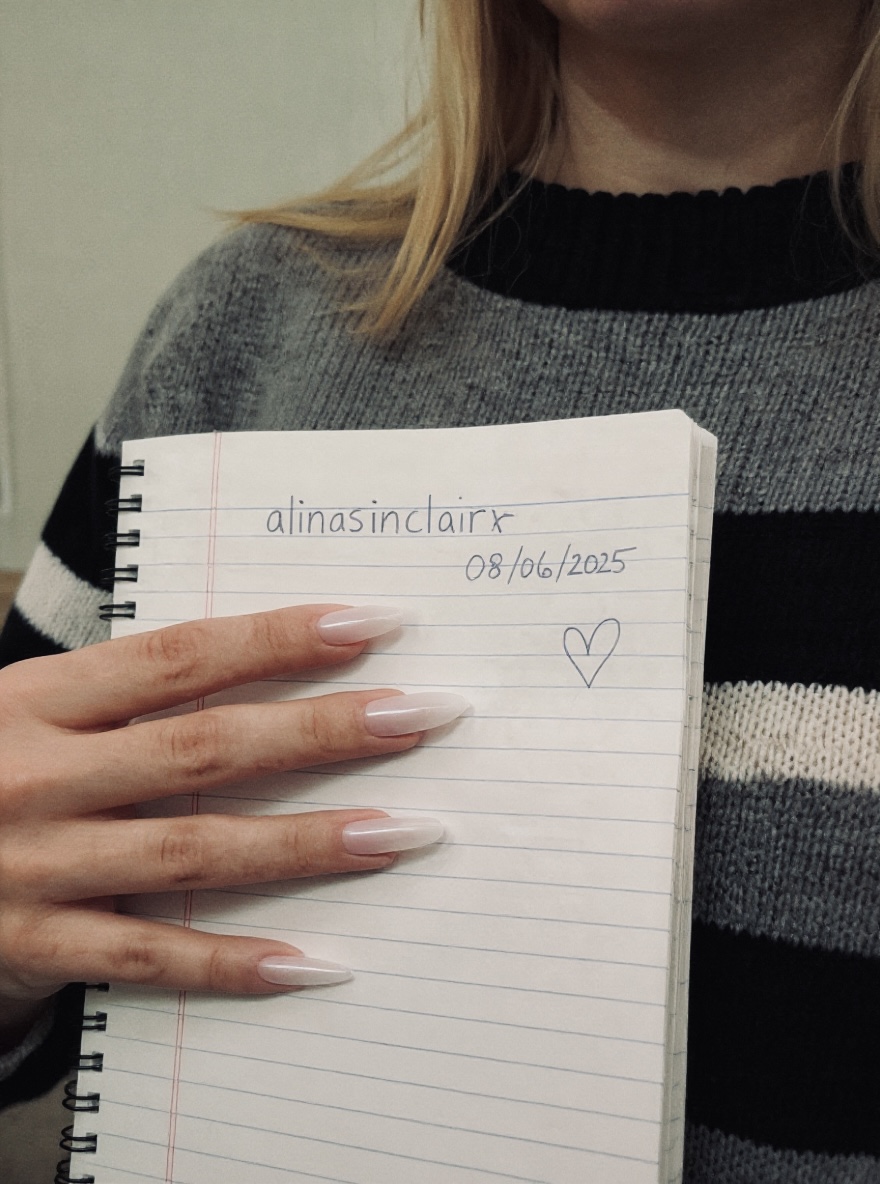 alinasinclairx's tweet photo. redoing my pinned AGAIN 🫶   

♡ 19  
♡ 5'3    
♡ she/her    
♡ straight    
♡ dm's open soo ask for menu!!    
 
♡ and ↻ for a free d**k rating🥰
#horny #nsfw #buyingcontent
Verification down below 👇🏼 https://t.co/G1UPctFJA8