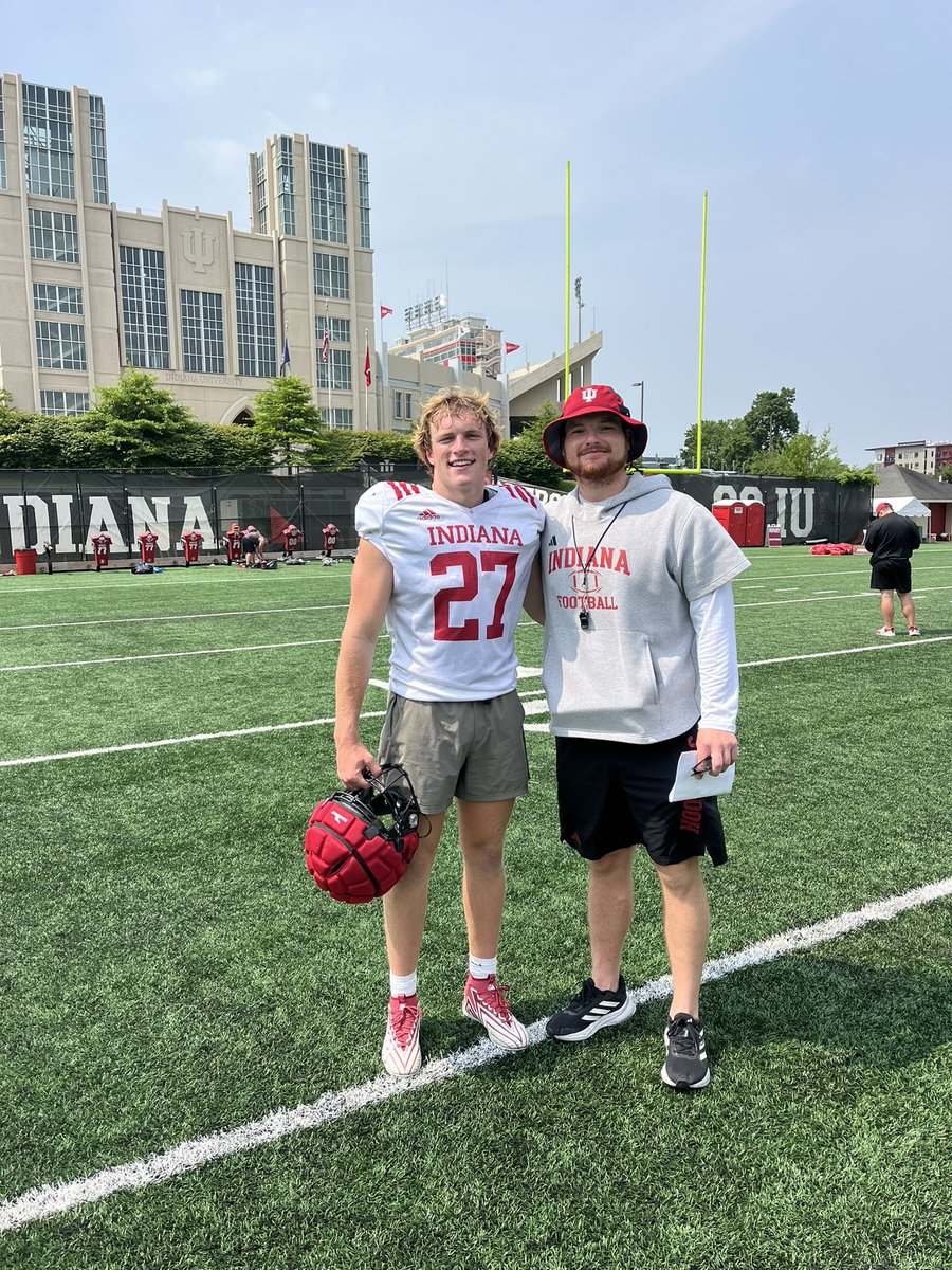 rohan12_sam's tweet image. Had an awesome time at Indiana thank you @Coach_AHiggins for the invite to compete!! Also thank you @sixstarfootball for the write up!!!
@Coach_PatKuntz @coach_buddha @wcsRHSfootball @wcsRHSstrength @_CoachRodriguez @CoachDCollier @CoachRoseberry @BuckFitz @NCEC_Recruiting