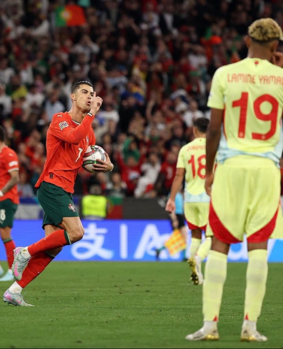 CR7⚡️

مسيرة عظيمة يجب أن تُدرس في الكتب العلمية.