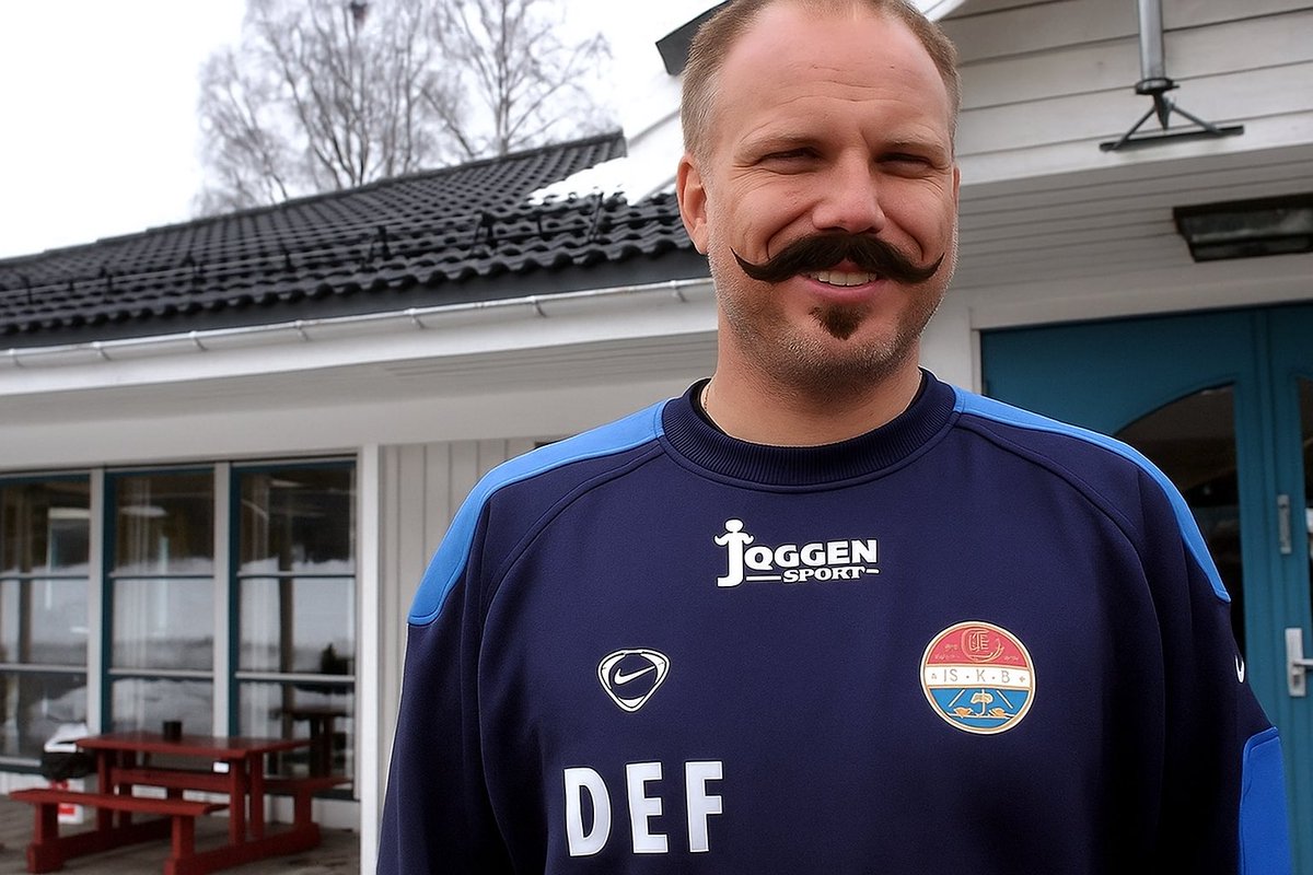 KLabann's tweet image. ✍️ Flo, Magne og RuneM skal visstnok ha fått kalde føtter angående Fagermo etter misnøye blant fansen. Ryktes at de går for engelske Dean Ellis Fawcett i stedet. Kun formaliteter gjenstår før den tidligere kistespikreren fra Leeds blir presentert på Gulskogen.