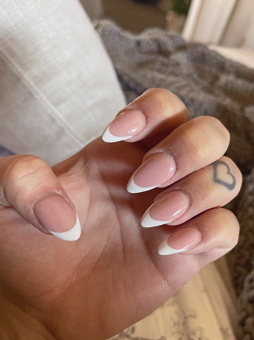 Watch 𝕹𝖆𝖉𝖎𝖆 𝖑𝖔𝖛𝖊's leaked NSFW photo on TwXstars