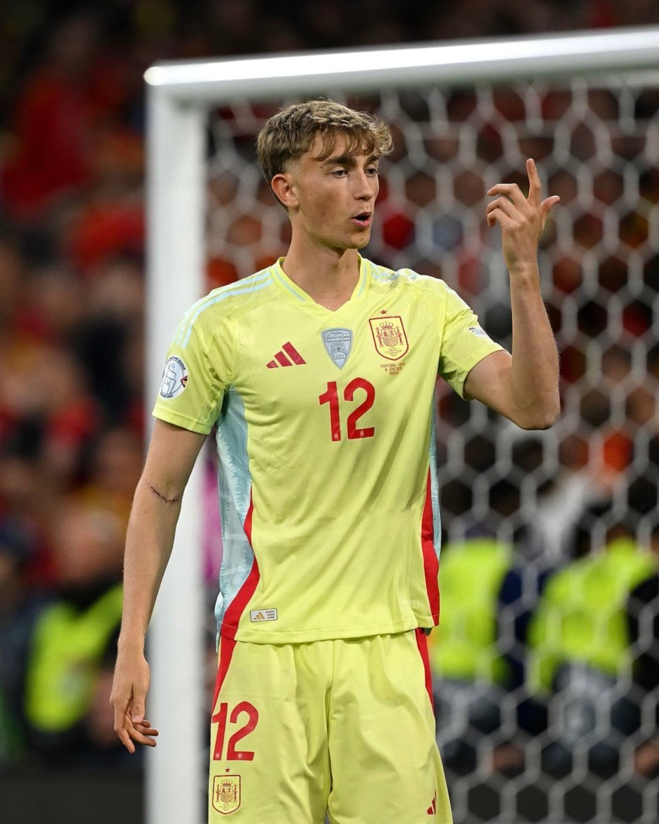 You were incredible, <a href="/DHuijsen/">Dean Huijsen</a>!

Head up. 🤍
