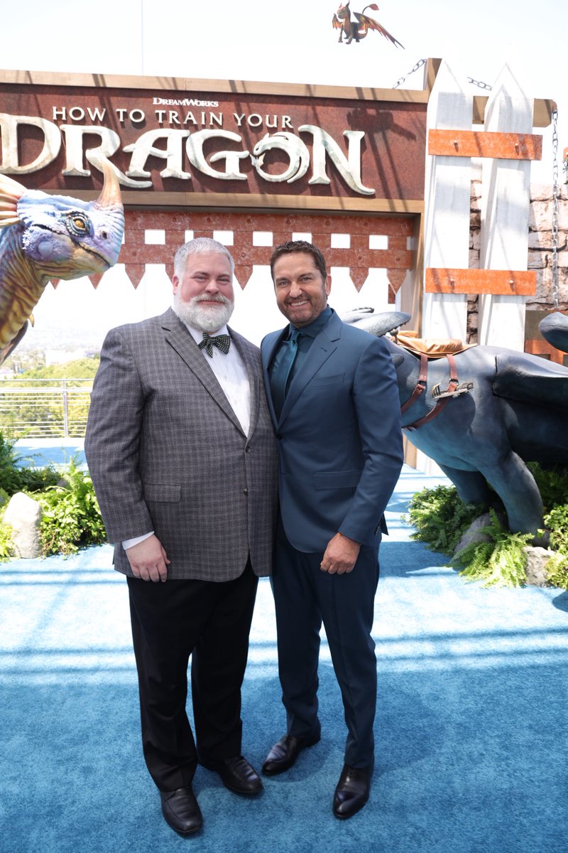 GerardButler's tweet image. What a night at the U.S. premiere of #HowToTrainYourDragon 

Stoick’s back and bigger than ever. See it June 13!

Photos: Alex J. Berliner/AB Images for Universal Pictures and DreamWorks