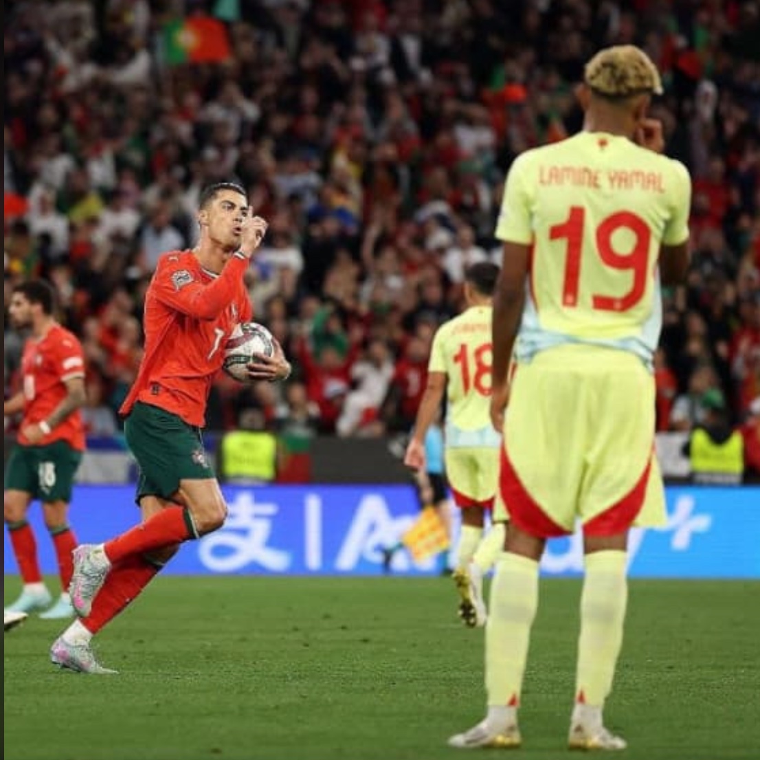 Andriuxix's tweet photo. Pero me decían que lamine yamal iba a retirar a cristiano 🫵🏼😹 https://t.co/qydOMriPNU