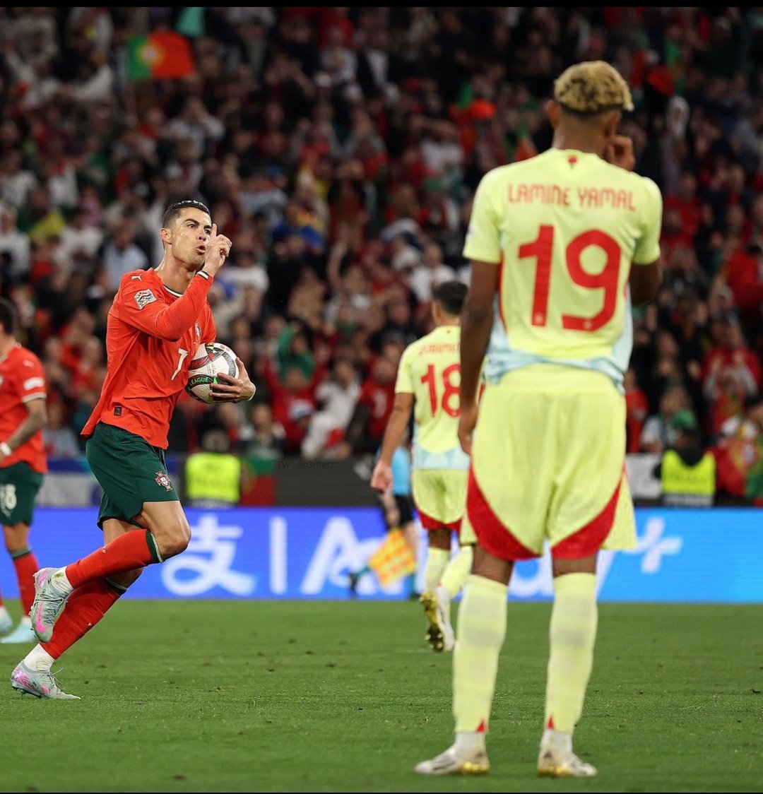 40 yaşındaki Cristiano Ronaldo
İspanyalı Yamalı, Kreşe yolladı.

Kupayı portekiz aldı. Ronaldo!🫡