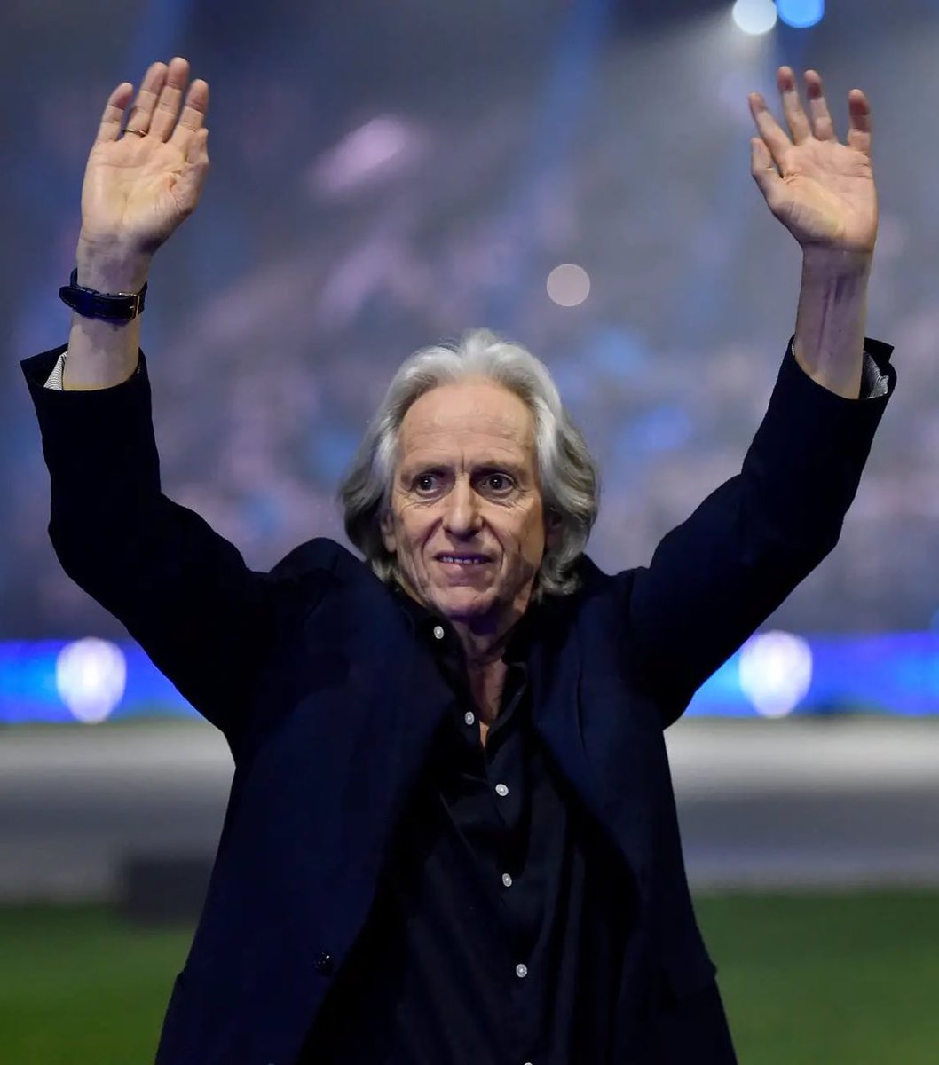 Azar do caralho. Quem estava a fazer tudo para colocar este parolo na Seleção vai dormir mal esta noite. Paciência.