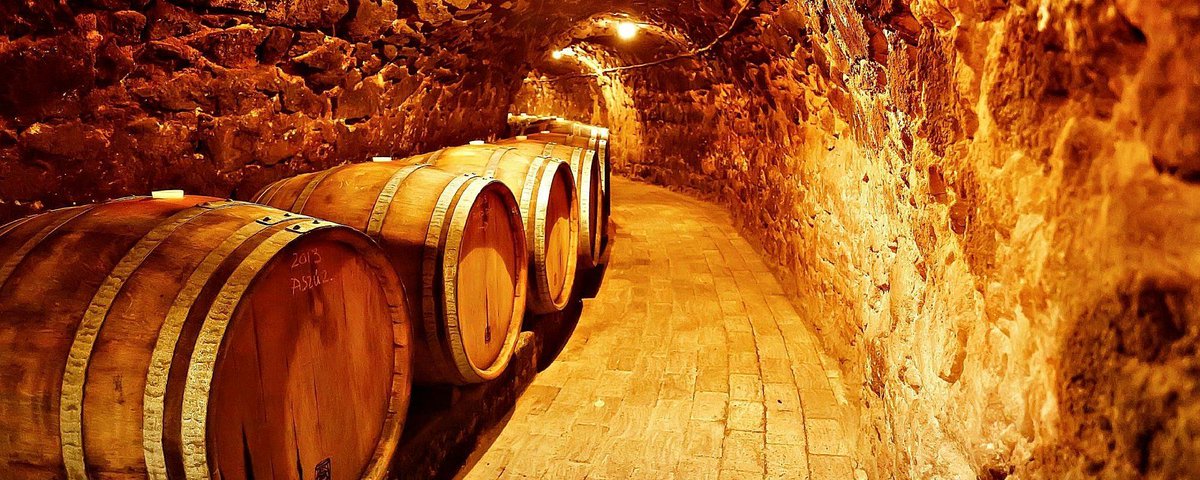 A wine of subtle prestige: The Enduring Allure of Tokaji 

<a href="/Luxfanzine/">𝙇𝙪𝙭𝙛𝙖𝙣𝙯𝙞𝙣𝙚</a> feature: luxfanzine.com/a-wine-of-subt… 

#Tokaj #Hungary #SweetWine #DessertWine #prestige @royaltokaji @oremustokaj @szepsywinery @tokajhetszolo @trwines_tallya_tokaj