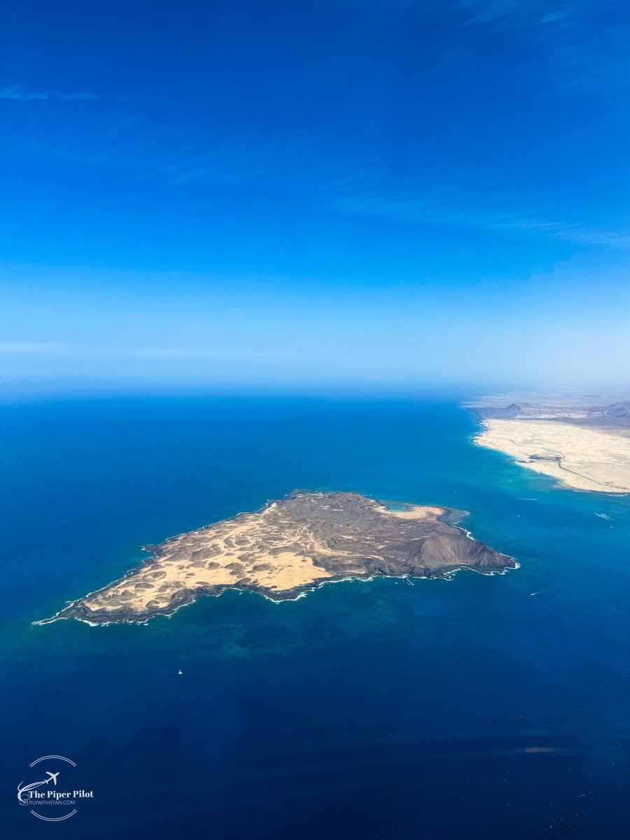 stani320's tweet image. Isla de Lobos 🏝️ #isladelobos #fuerteventura #corralejo #canaries #canarias #avgeek #sunday