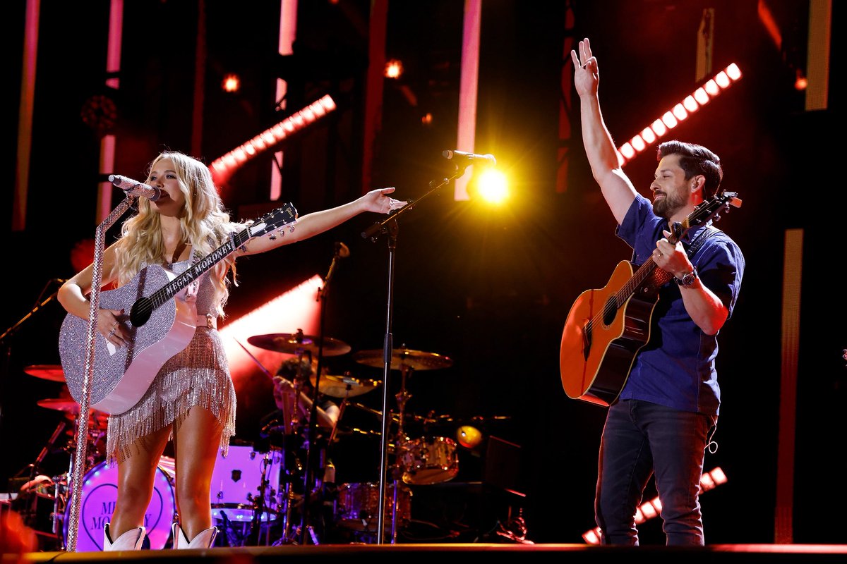 _megmoroney's tweet photo. CMA FEST I LOVE U 💙✨ U HAD TO BE THERE 
📸: Taylor Hill https://t.co/g0e3H5VPk0