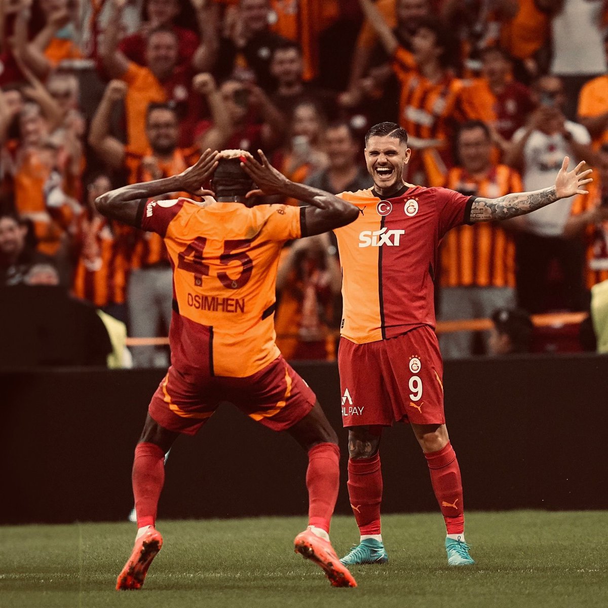 PesindeyizApp's tweet photo. #StayWithUsOsimhen 💛❤️ https://t.co/7UBMS6nD2e
