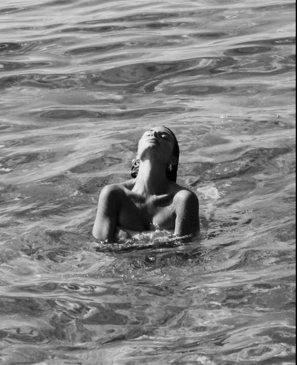 Tripleimposterr's tweet image. Join me for a dip I don’t bite hard 💋