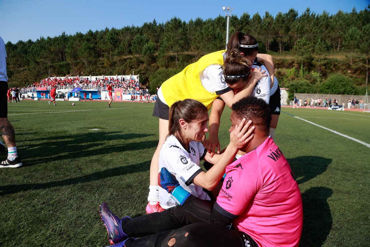🏆 O <a href="/CFDUMBRIA1/">CF DUMBRIA</a>, CAMPIÓN DA COPA DA COSTA FEMININA!!

🥇 O <a href="/CFDUMBRIA1/">CF DUMBRIA</a> proclamouse campión da quinta edición do torneo tras derrotar ao Muxía CF na quenda de penaltis

💙 Parabéns, CAMPIOAS!!