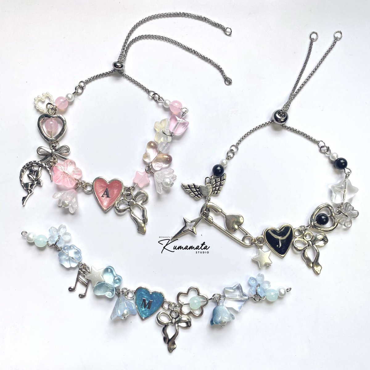aimo0nn's tweet photo. [ rt &amp; likes will be very appreciated ˚₊‧୨୧ ]
Pre-order Initial beads bracelet  by kumamata studio ༉‧₊˚ ♡

୨୧ 8 - 17 Juni 2025
୨୧ price : 30k/each

୨୧ shipping from Jawa Tengah, INA

click to order ˚₊⋆｡♡
https://t.co/t3gZx2owfo https://t.co/5LpWEbzUs3