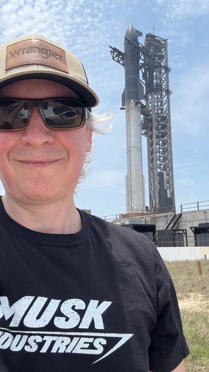 Drapzilla's tweet photo. Seeing Starship IFT Launch 9 in person was incredible!!!
🚀🪐✨💫
#spacex #starbase #starship #rocketranch #tesla #TSLA #tsla https://t.co/I0kFmcLuLf