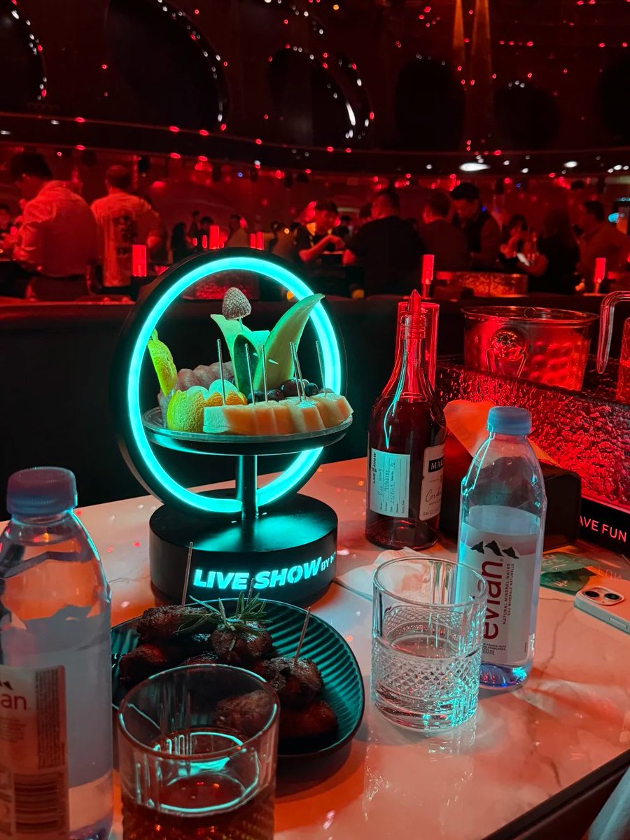 Bottle service, velvet glow, and just the right amount of chaos.
It’s not just a night out — it’s an experience.
#HighLife