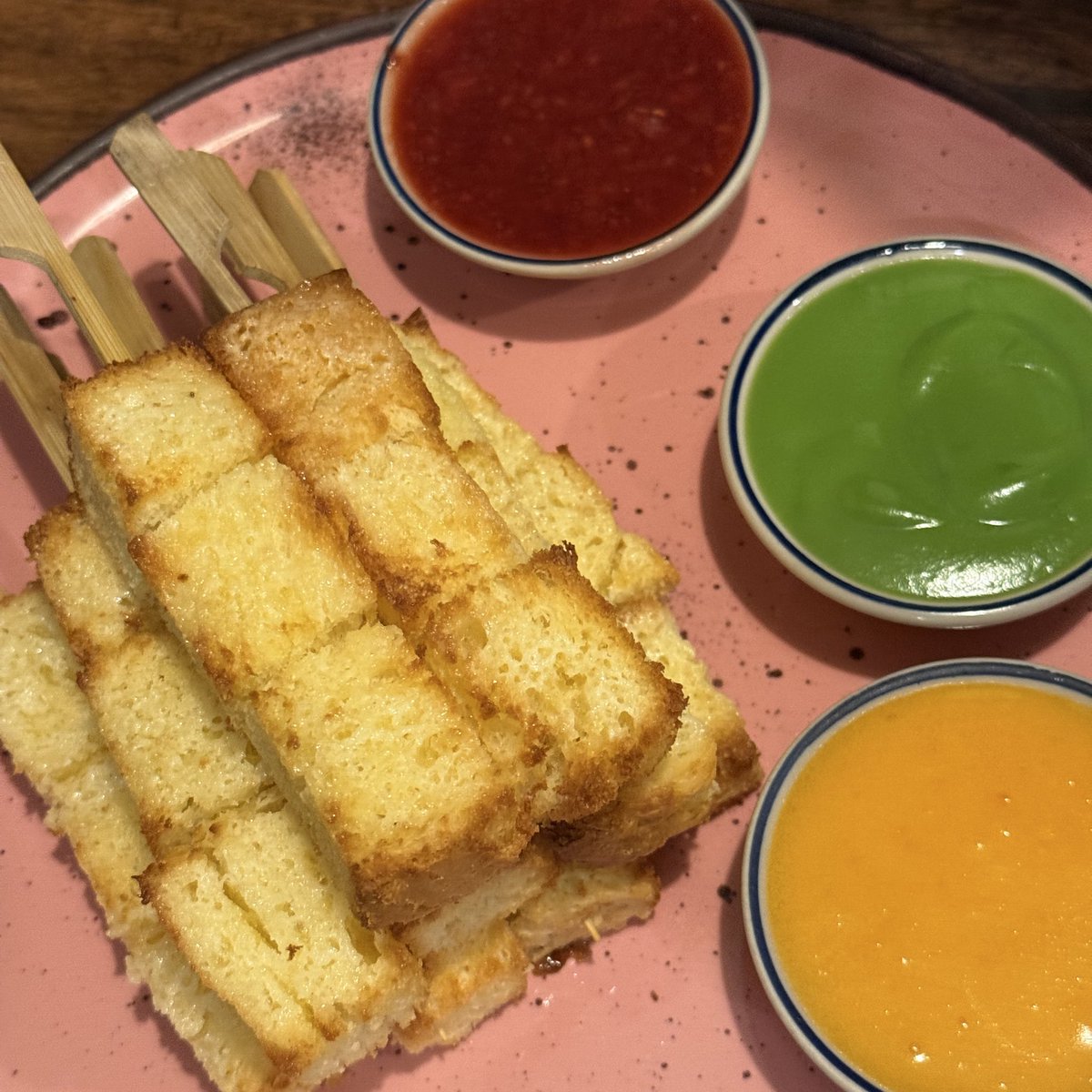 วันนี้สนุกมากเลย ทั้งได้เจอไบร์ท ได้เจอเพื่อนสาวชีโซลที่ไม่ได้เจอกันนาน ได้เจอเพื่อนโซลคนใหม่ ๆ ด้วย ขอบคุณที่จัดงานน้า ไว้มีโอกาสมาเจอกันบ่อยๆ คับ ♡ 
#Brightrpp #MookratawithBrightrpp #SOLBrightMKT