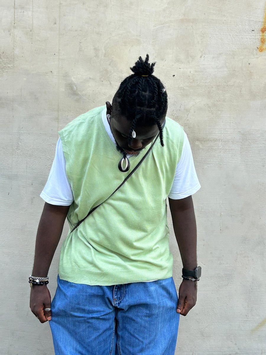 the_artgod's tweet photo. Got tired of playing it safe.
Bright colours. Baggy fits. Accessories that speak before I do.
The rebrand isn’t just design—it’s how I walk into rooms now.
I dress like I create: bold, layered, intentional.
#ArtGod #BrandInMotion #StyleRecode
Got styled by my sister https://t.co/LKUMYFFqpY