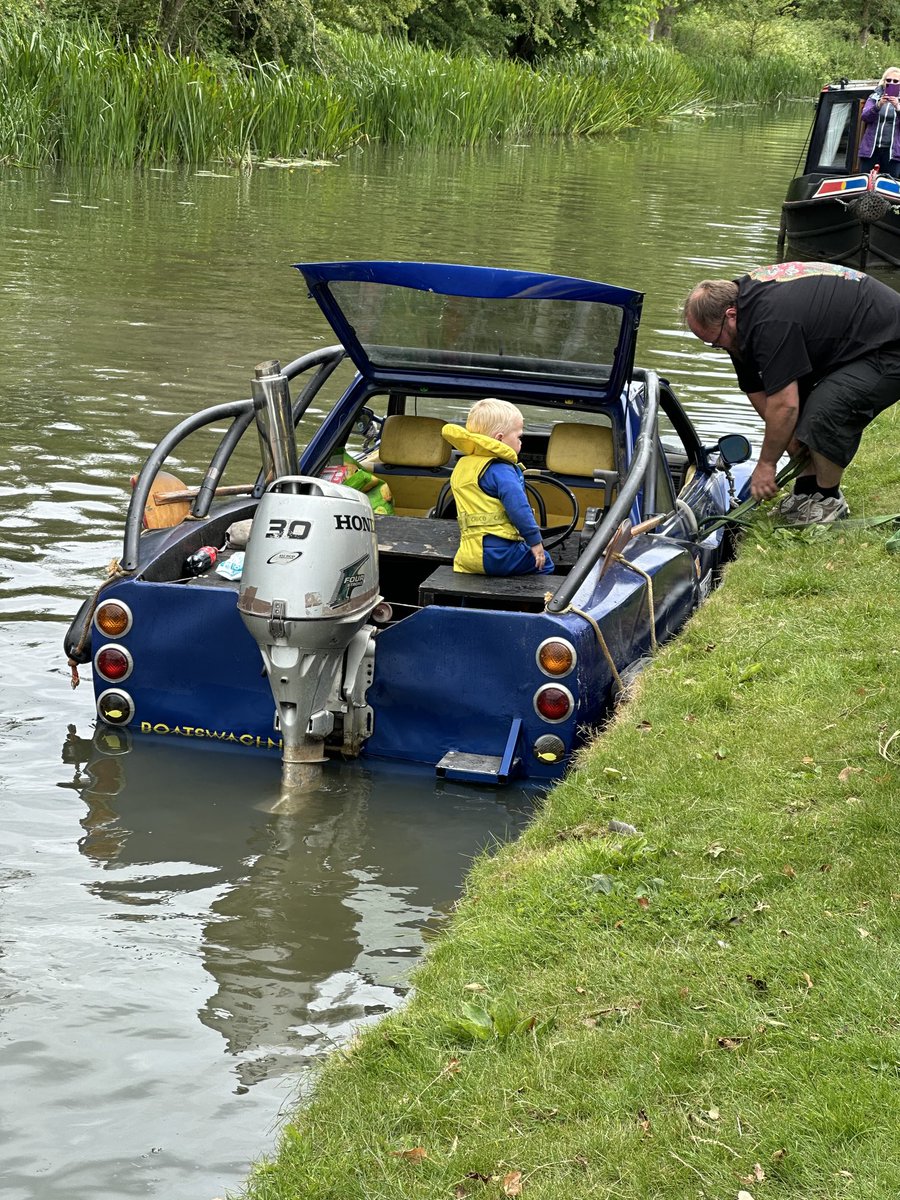 RichardBanham01's tweet photo. Look what came up Foxton Locks this afternoon 🤔 https://t.co/mgKPdubTgI