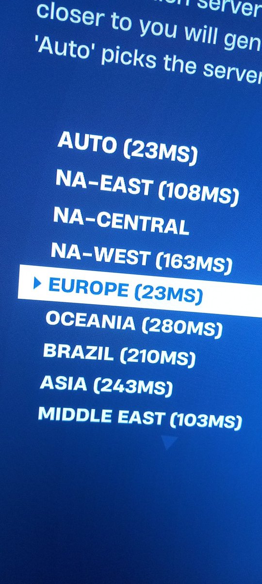 lars_huize80367's tweet photo. @_Mahendra_69 @FortniteStatus The weird thing is that is should be 23 ping the whole time but i have 35 ping for some reason @FortniteStatus https://t.co/f8xxQ8iM7E