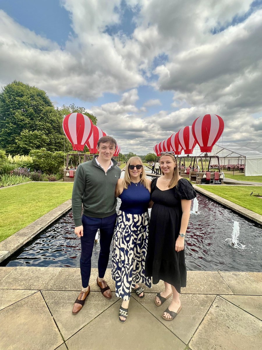 JanGoodeve's tweet photo. Afternoon tea @TheGroveHotel #feastoncloud9 @VisitHertsUK early birthday treat. https://t.co/wgoZMET2OE
