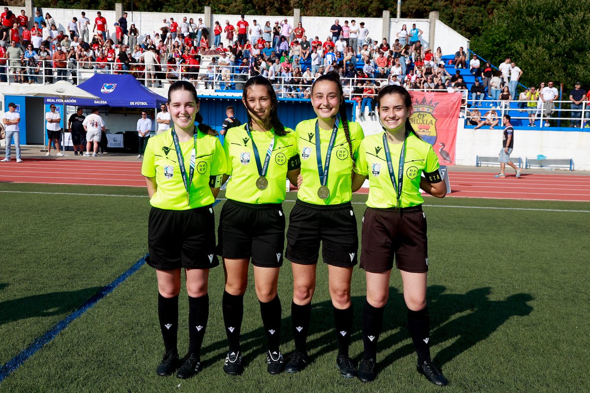 👨‍💻 𝑶 𝑫𝒖𝒎𝒃𝒓𝒊́𝒂 𝑪𝑭 𝒄𝒐𝒏𝒒𝒖𝒊𝒔𝒕𝒂 𝒂 𝑪𝒐𝒑𝒂 𝒅𝒂 𝑪𝒐𝒔𝒕𝒂 𝒇𝒆𝒎𝒊𝒏𝒊𝒏𝒂

O <a href="/CFDUMBRIA1/">CF DUMBRIA</a> proclamouse en Cee campión da quinta edición da Copa da Costa feminina tras derrotar ao Muxía CF na quenda de penaltis
 
➡️ CRÓNICA: futgal.es/pnfg/NNws_ShwN…